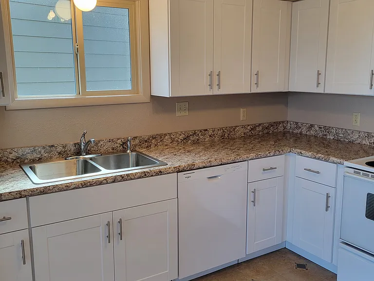 2224 W Foothills Dr #3 — Photo 7