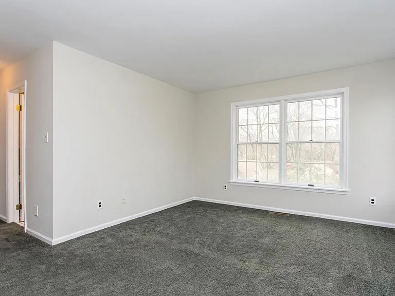 501 Haverford Ct — Photo 7