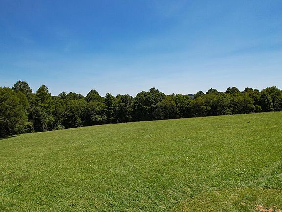 3rd image of 927 Kinzer Rd