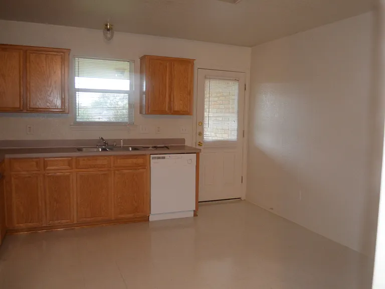 2204 Wildewood Dr — Photo 23