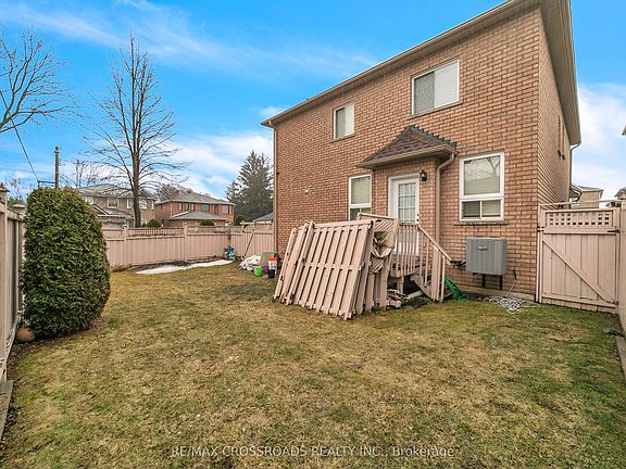5th image of 106 Craggview Dr