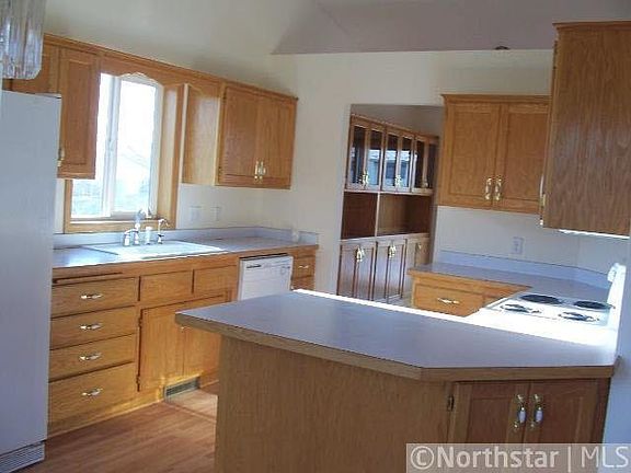 3rd image of 9137 Cambridge Avenue