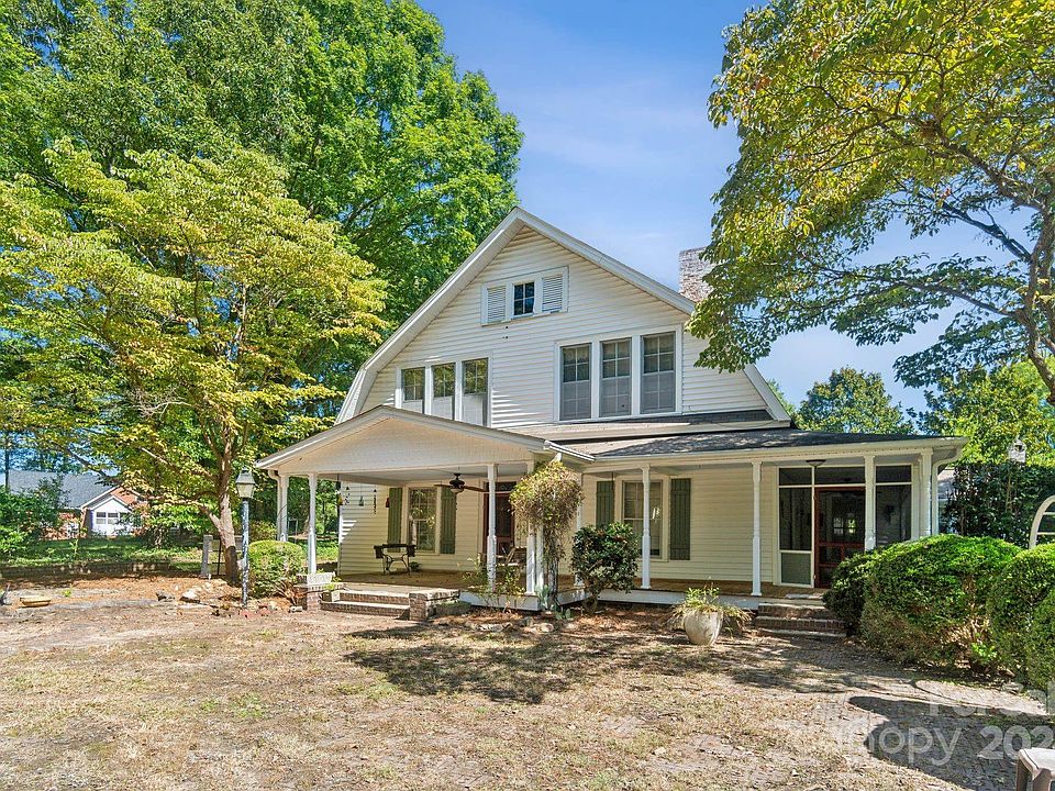 1st image of 407 W Charlotte Ave