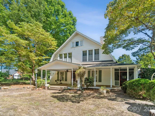 407 W Charlotte Ave, Mount Holly, NC 28120