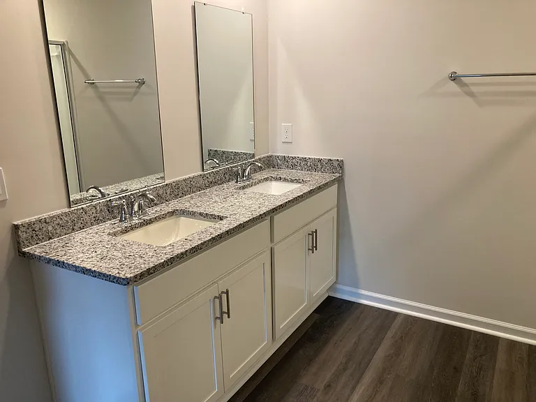 129 Kings Acre Ct — Photo 12