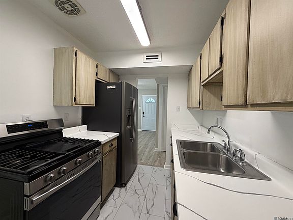 5th image of 325 Concord Dr