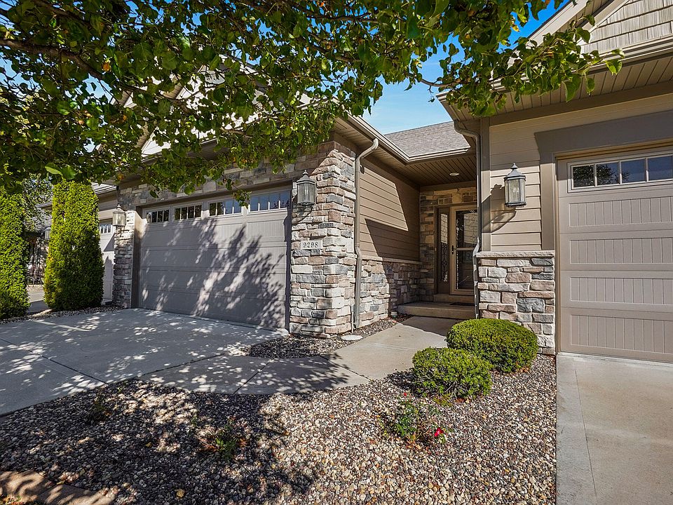 1st image of 9298 W 107th Pl