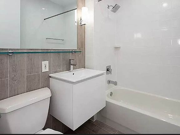 5th image of 53 Park Pl #2JJ