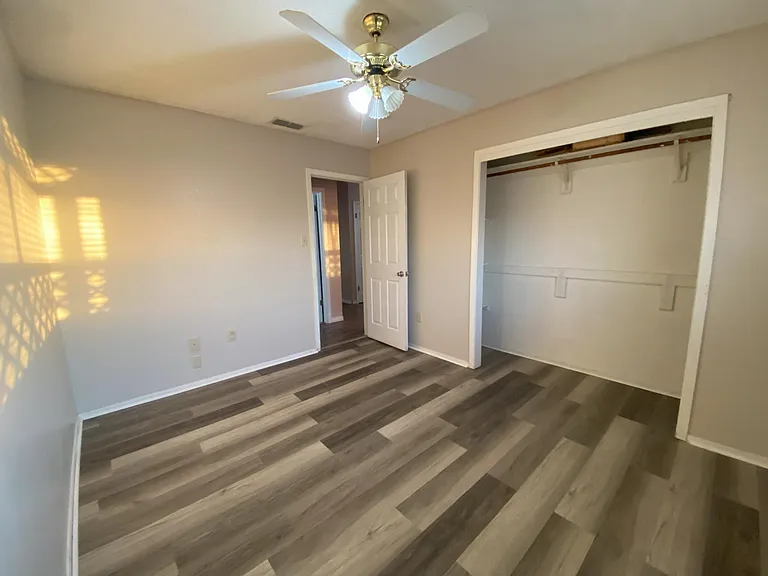 8026 Bonnie Cir — Photo 8