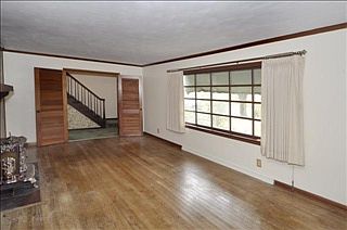 4th image of 9536 N 32nd St