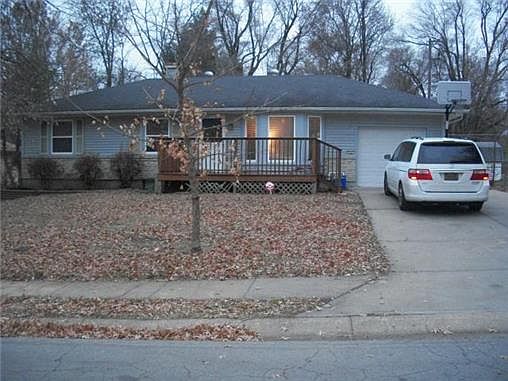 2nd image of 8405 E 109th Ter