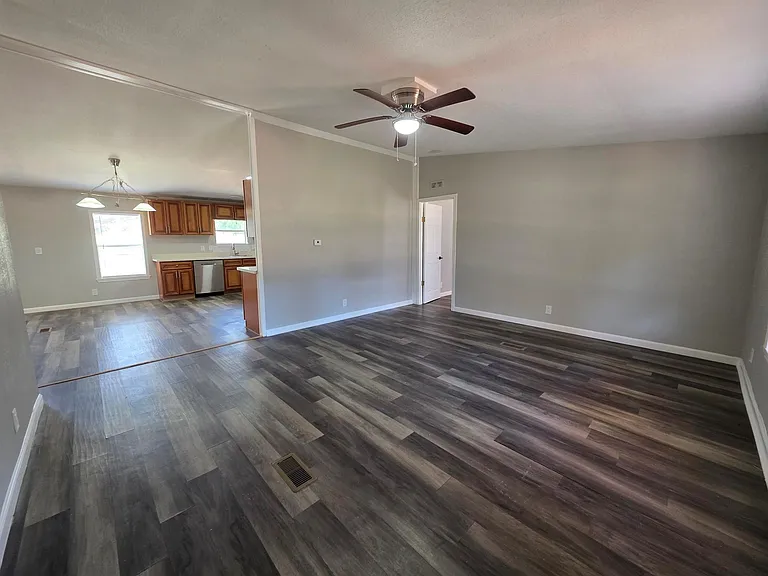 12121 Old County Rd — Photo 4