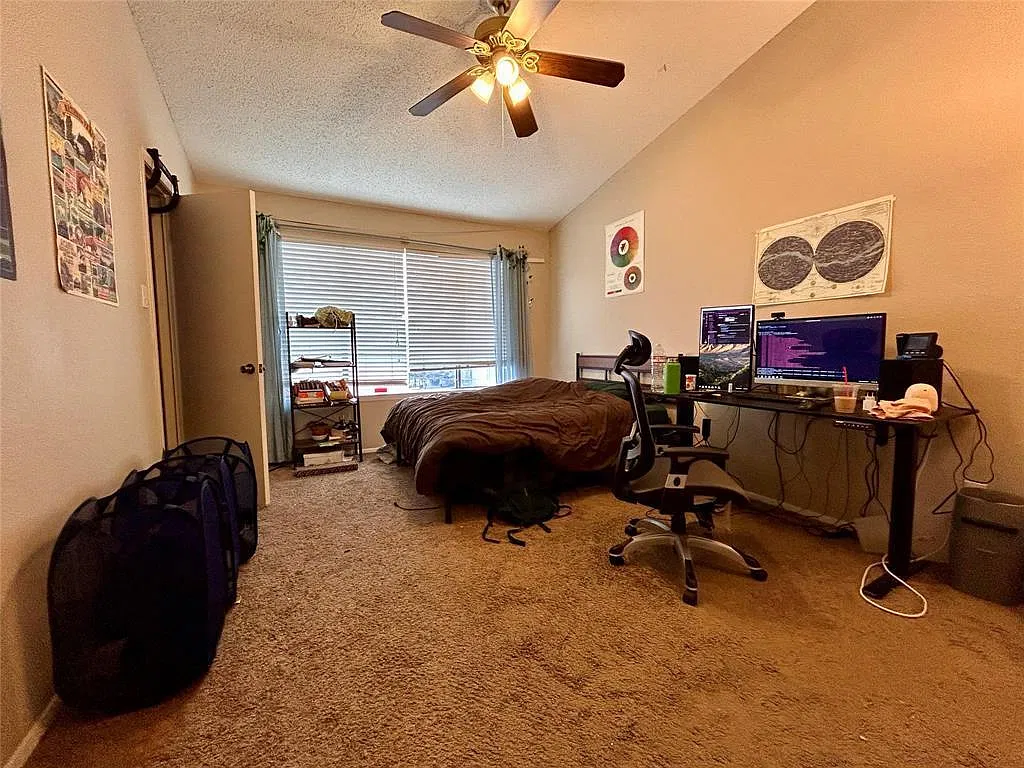 2 bed, 2.0 bath, 904 sqft, $2,000 — Photo 2