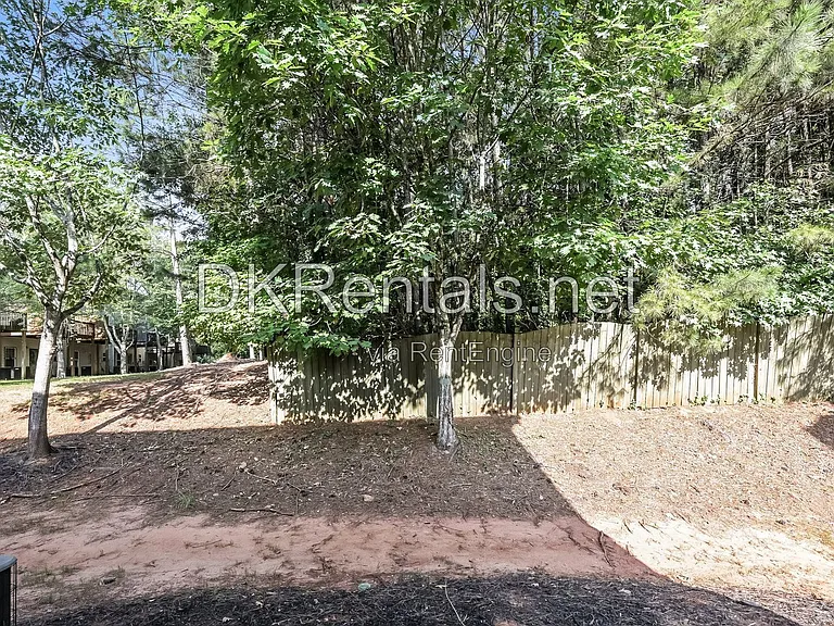 4102 Dahlgreen Way — Photo 15