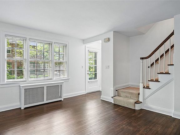 5th image of 446 Olympia Rd