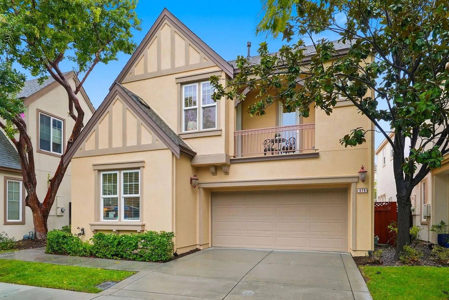 979 Garrity Way photo 1