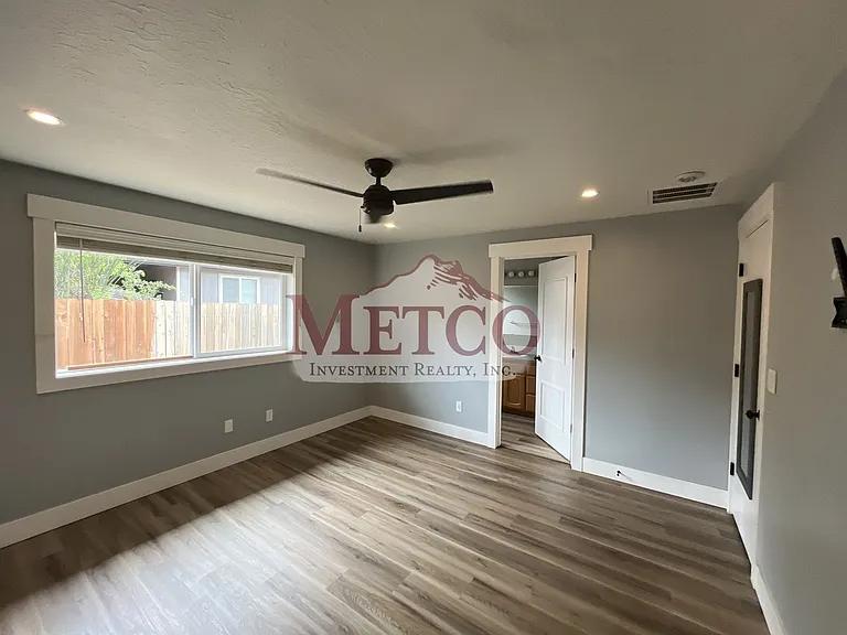 536 Creswood Dr — Photo 4