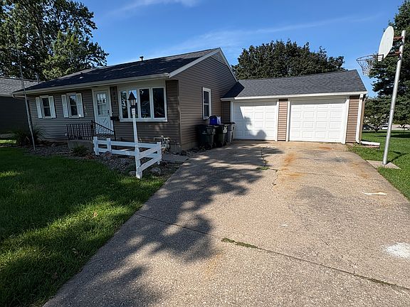 2nd image of 4813 Ozark St NE