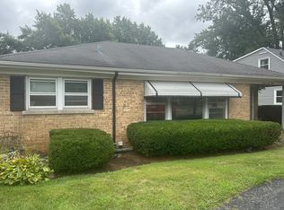 711 S Elmhurst Rd, Mount Prospect, IL 60056