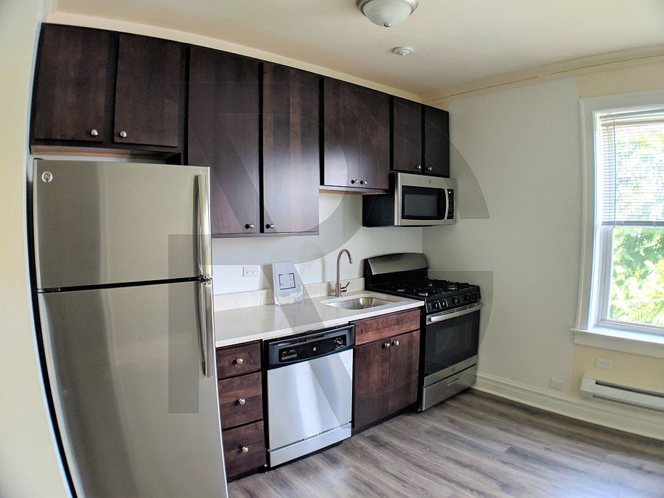 2nd image of 2936 W Palmer St #2936207