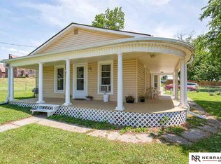 319 N Adams St, Papillion, NE 68046