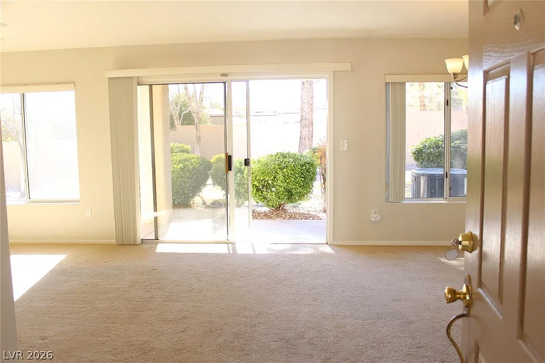 2 bed, 2.0 bath, 1021 sqft, $1,925 — Photo 4