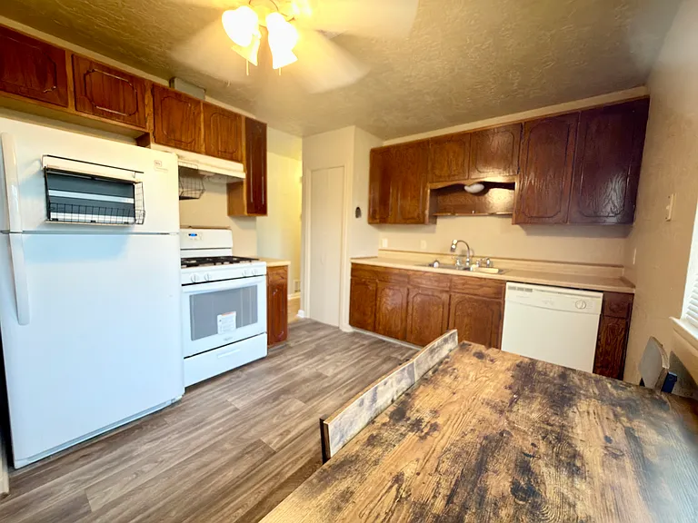 5810 NW Oak Ave — Photo 10
