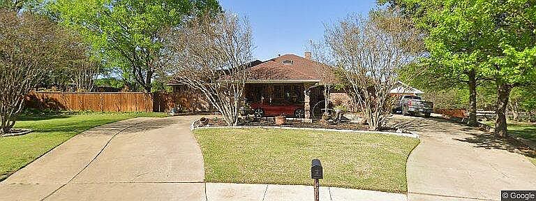 1st image of 303 Dogwood Ct