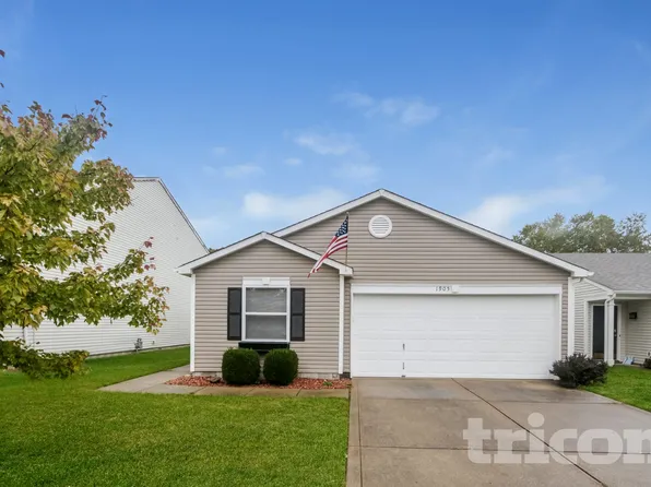 1905 Blue Pine Ln, Indianapolis, IN 46231