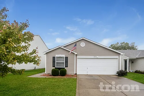 1905 Blue Pine Ln Photo 1