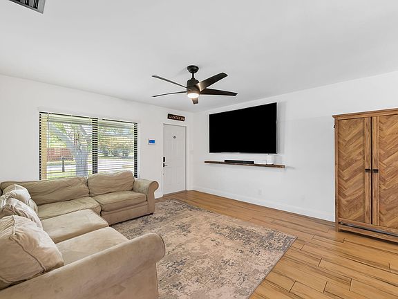 5th image of 1032 SW 1st Terrace