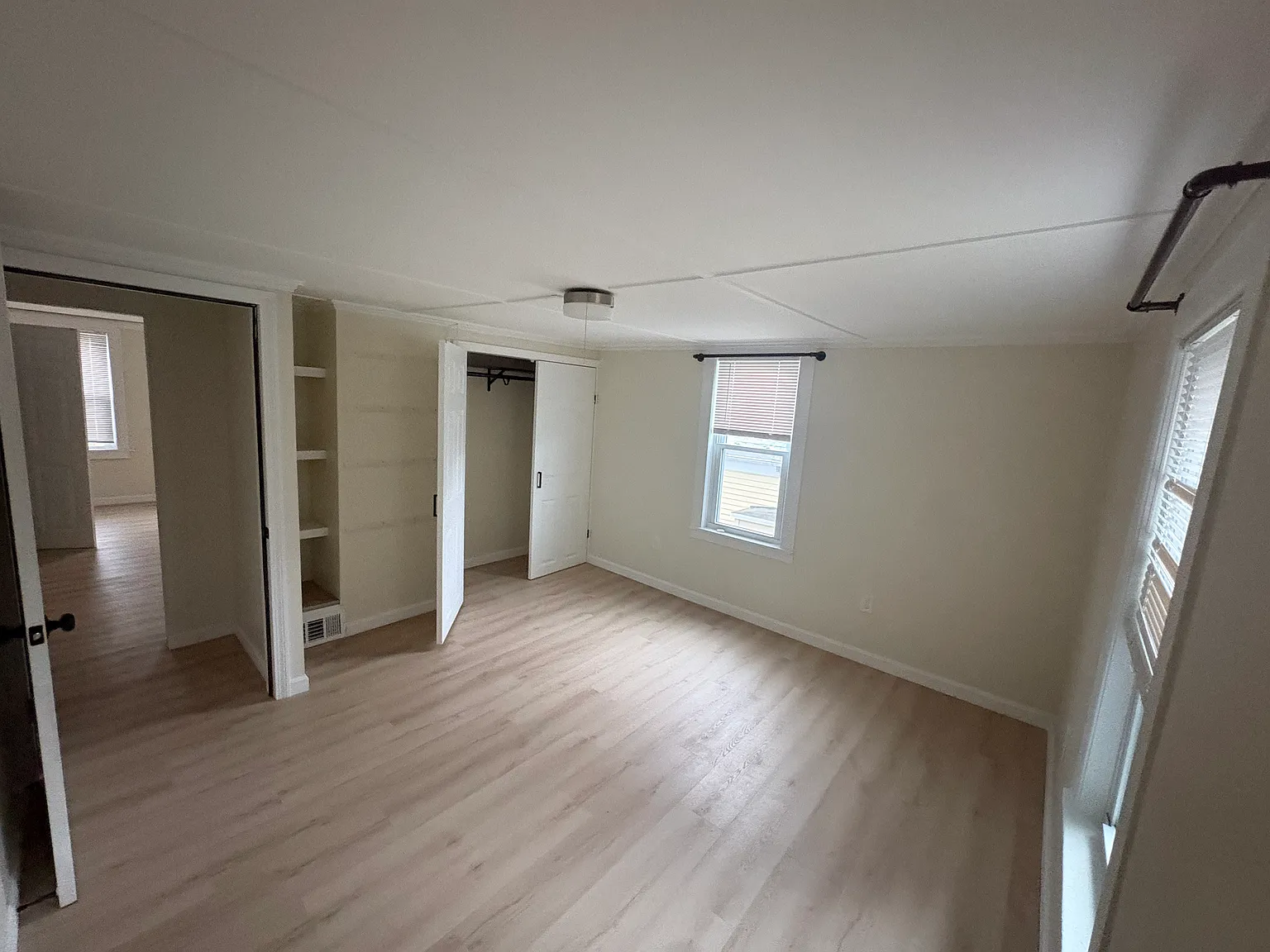 2 bed, 1000 sqft, $2,500 — Photo 4