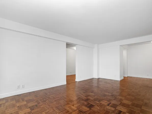 210 East 58th Street image 2 of 19