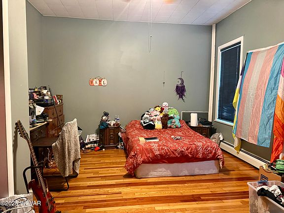 3rd image of 420 Rose St