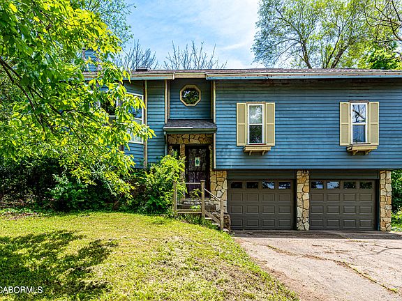 2nd image of 219 Wagonwheel Dr