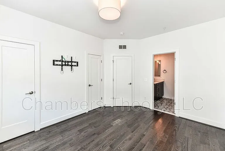1868 Michael Faraday Dr — Photo 15