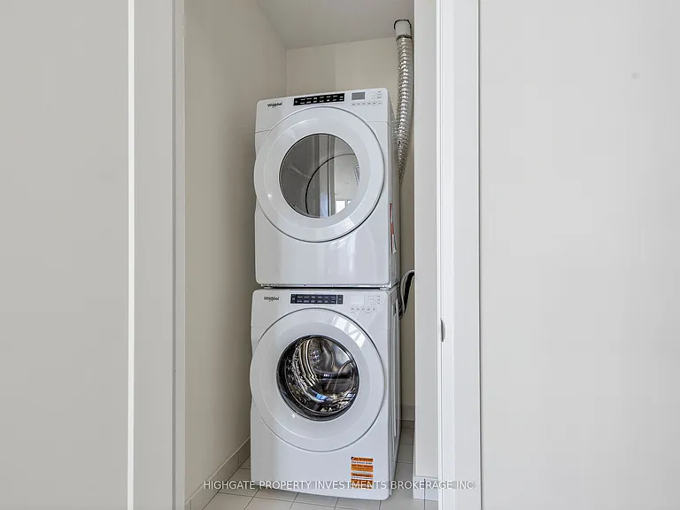 27 Korda Gate #Penthouse 107 — Photo 3