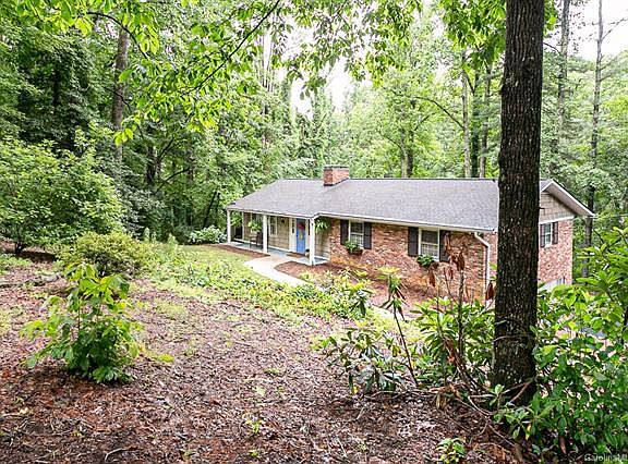 2nd image of 935 Toxaway Dr