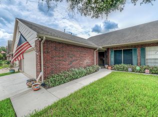 3314 Country Meadows Ct, Pearland, TX 77584