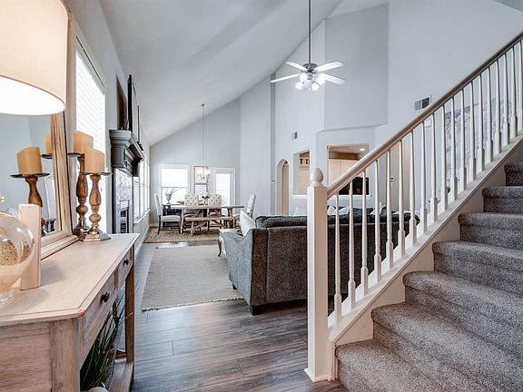 3rd image of 1824 Forsythe Dr