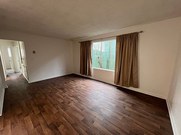 4th image of 4685 Saratoga Ave #103