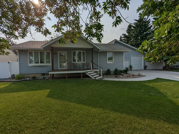 310 N Hanson St, Tioga, ND 58852