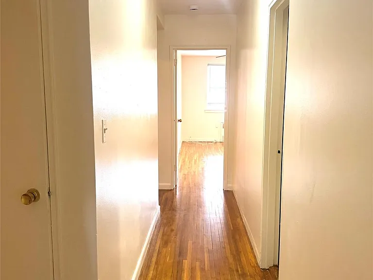 1030 E 57th St #1 — Photo 3