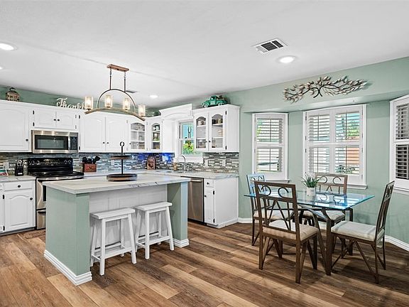 2nd image of 3829 Sagebrush Rd