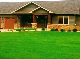 2652 Timberbrook Ct, Muscatine, IA 52761