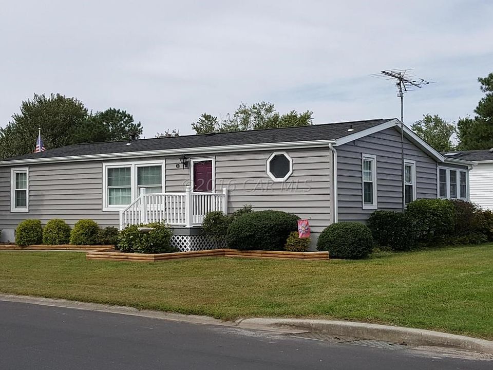 LIKE NEW!! RECENTLY RENOVATED!