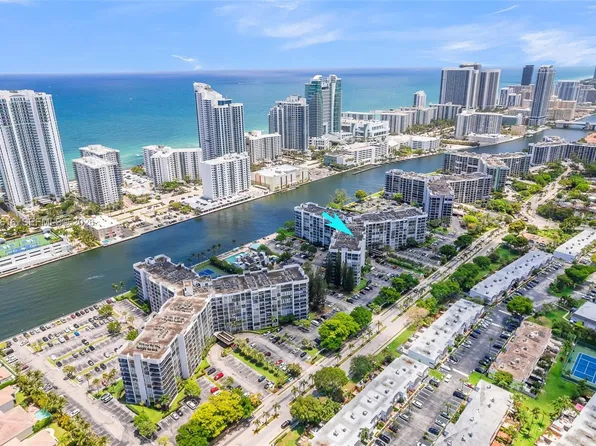 800 Parkview Dr APT 1007, Hallandale, FL 33009
