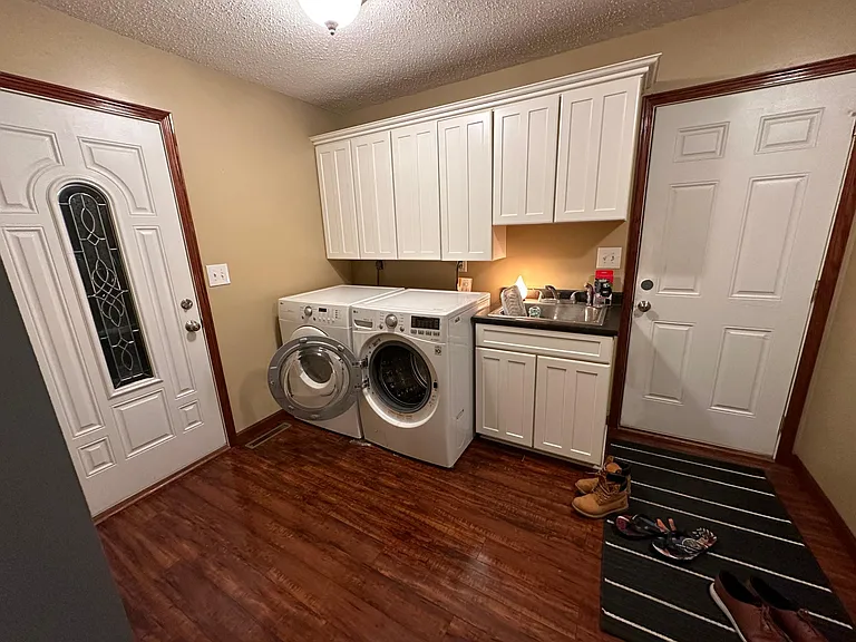 925 Sierra Ln NE — Photo 19