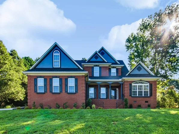 221 N Lake Emory Dr, Inman, SC 29349