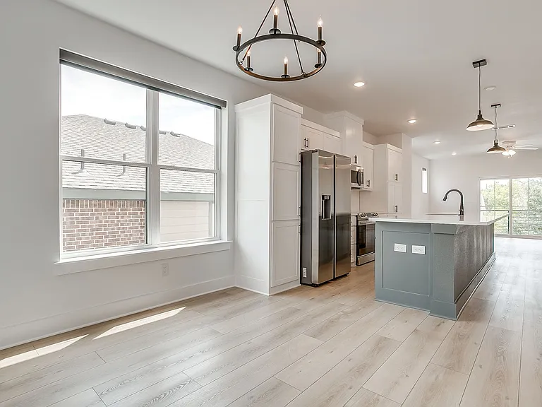 2811 Forest Park Blvd — Photo 24